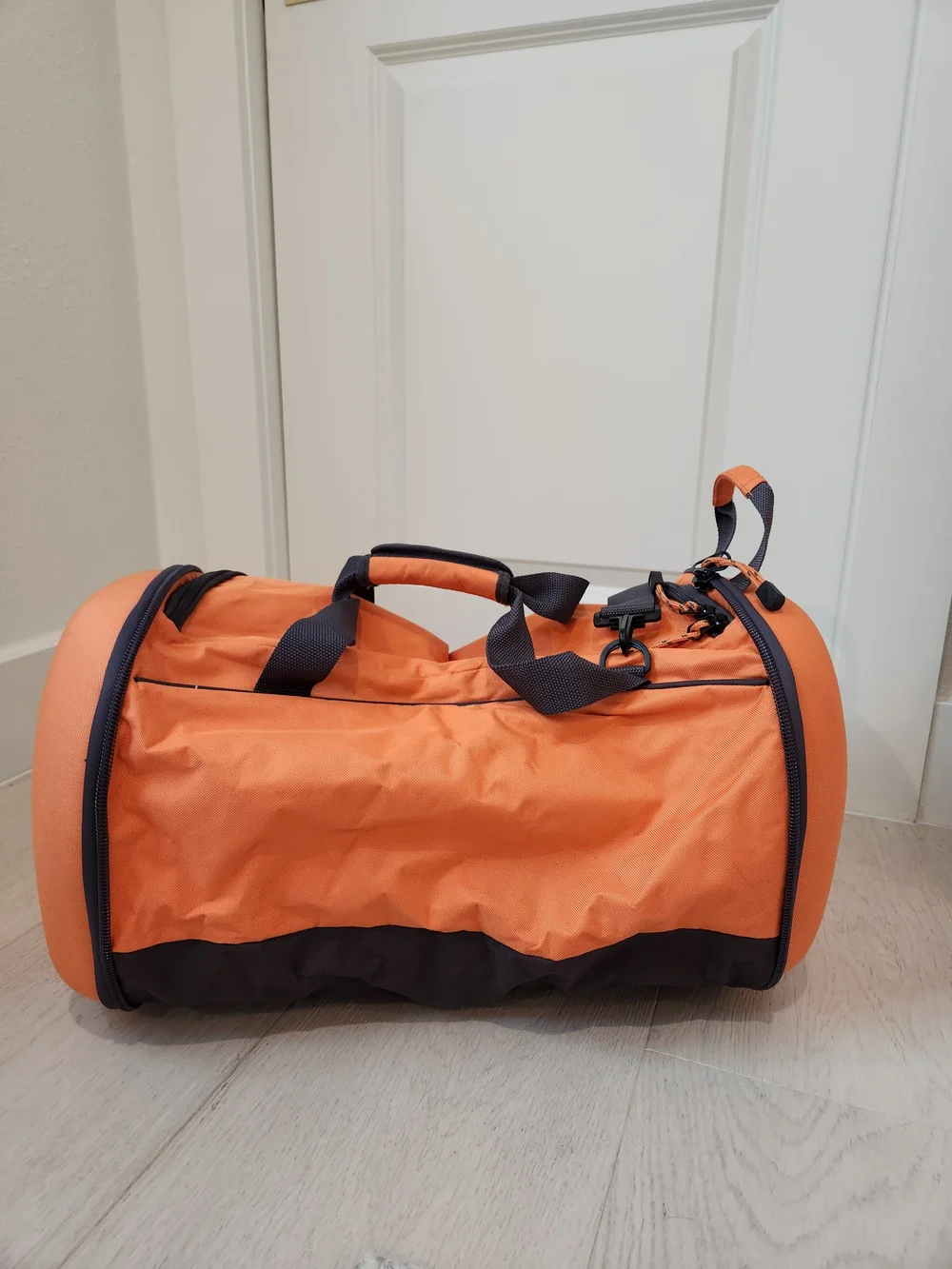 Nautica Duffle Bag Collapsable Orange Embossed Sail Logo Hard Clam Shell Case